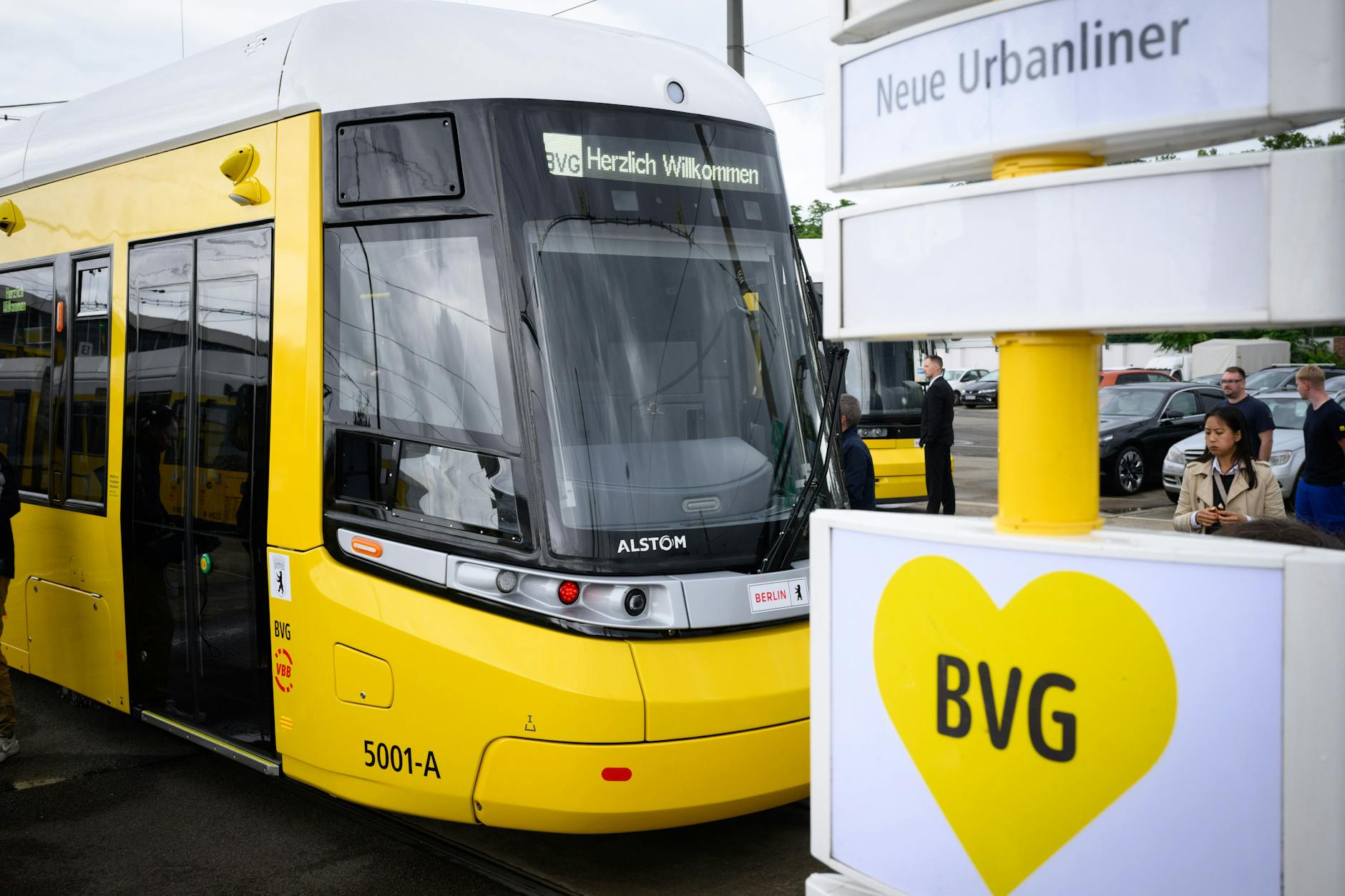 Die Zahlen des Urbanliners sind im Vergleich zu einem Tatra KT4D gigantisch.