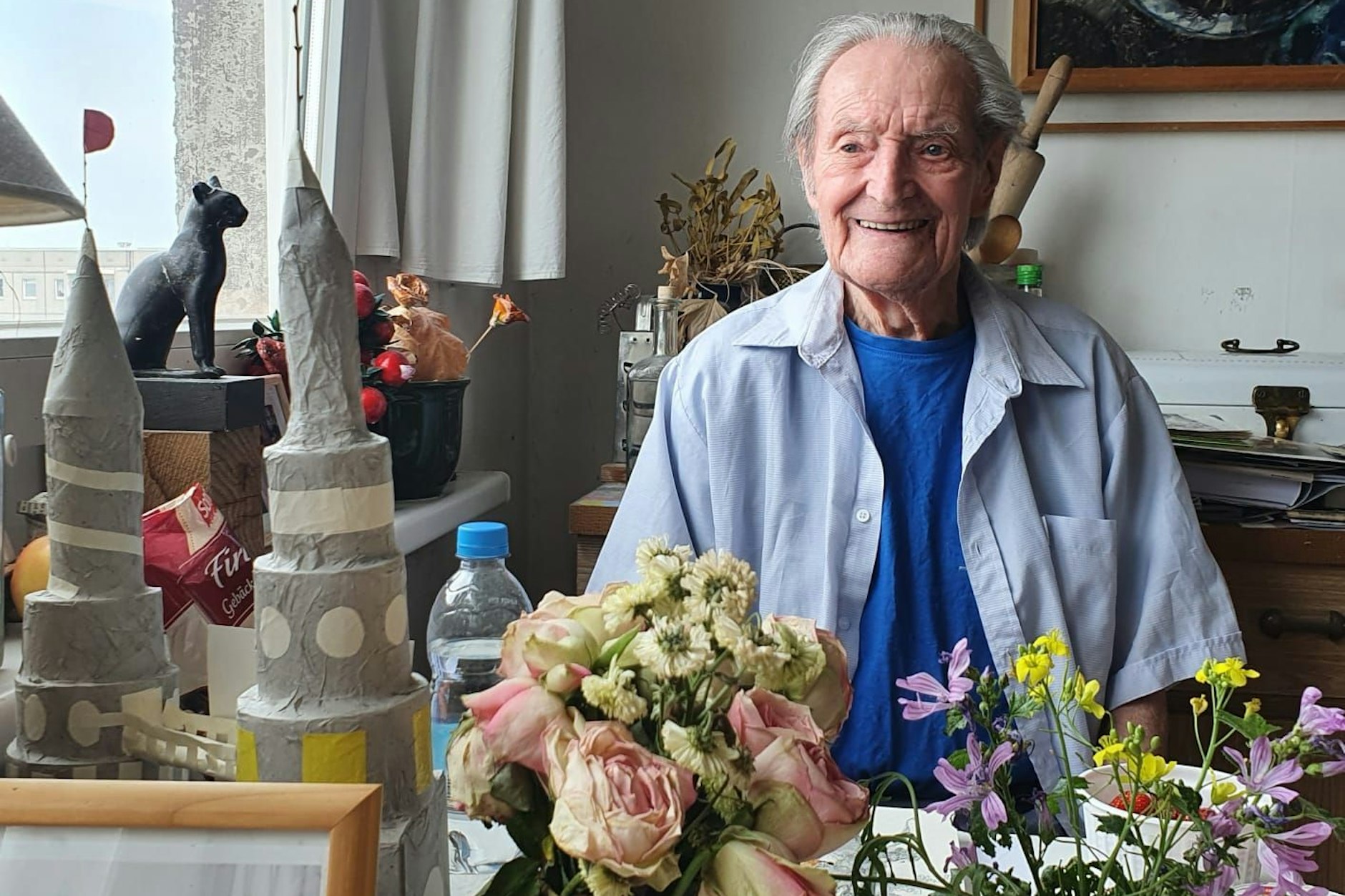 Auch im Seniorenheim immer von Blumen und Kunst umgeben: der Maler Günther Brendel (1930–2026)