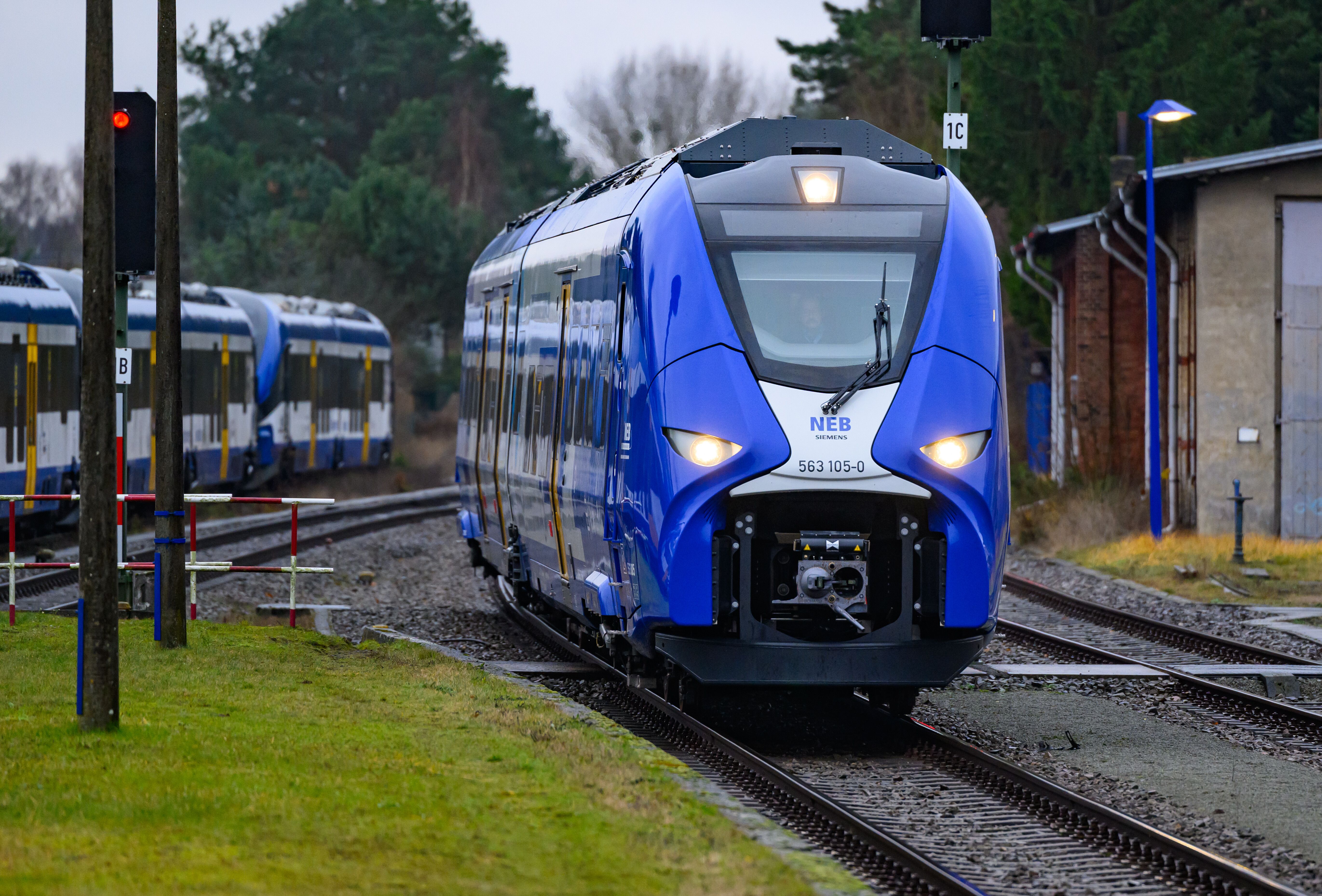 Wasserstoffzüge fielen wieder aus: Was auf der Heidekrautbahn bei Berlin schieflief