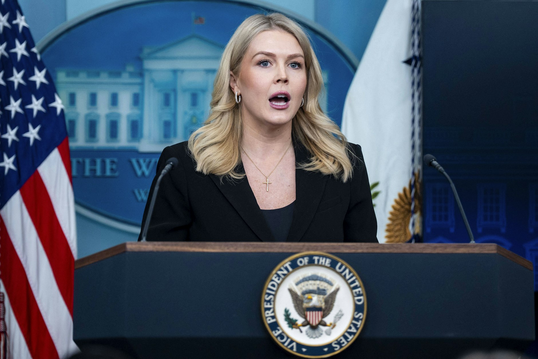 Die USA frieren die Visa-Verfahren gegen 75 Länder ein.