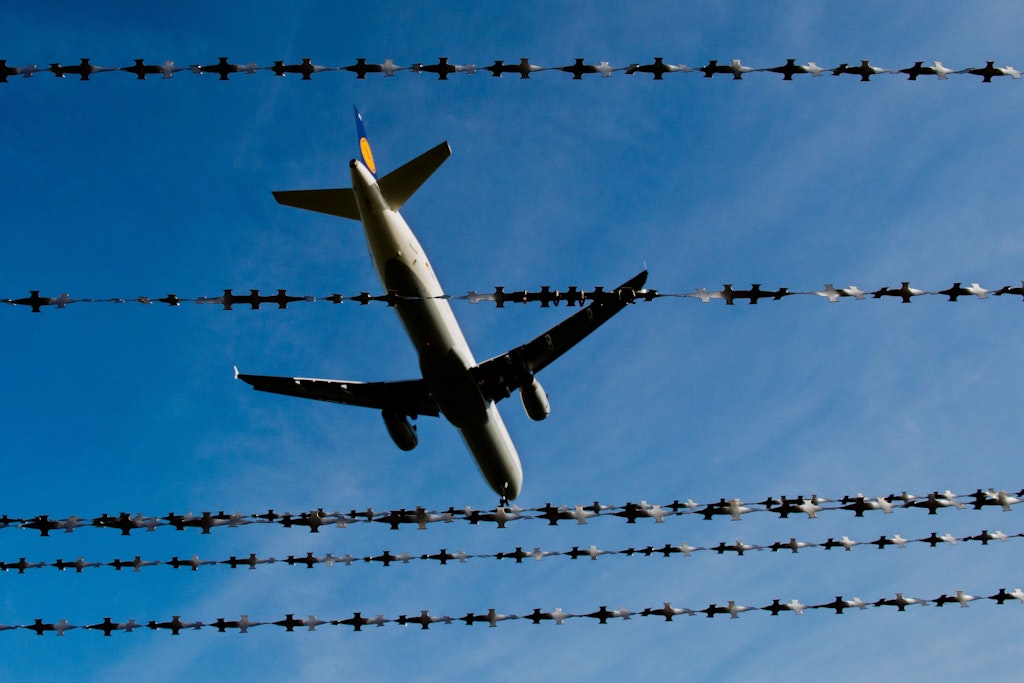 Deutschland schiebt Straftäter nach Afghanistan und Syrien ab - per Linienflug