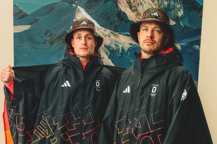 Riesiger Poncho und Anglerhut: So sollen die deutschen Athleten bei der Eröffnung der Olympischen Spiele auflaufen.