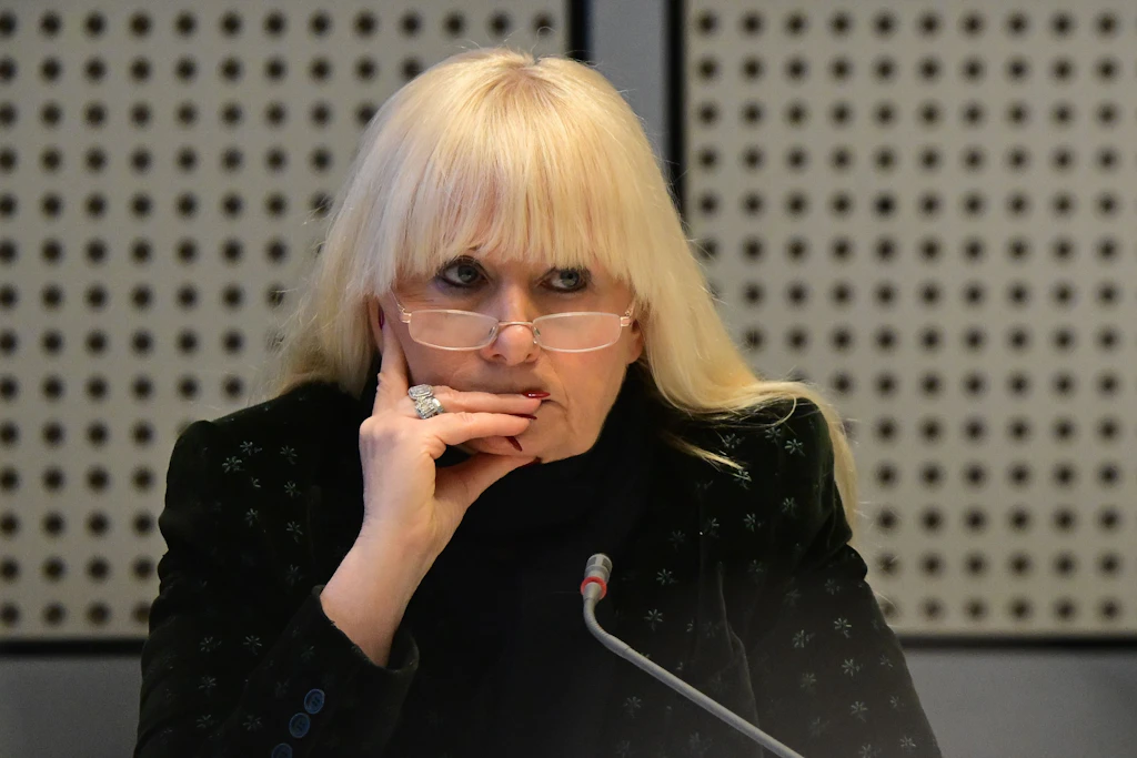 Berliner Verfassungsschutz: Innensenatorin Spranger löst Linksextremismus-Referat auf