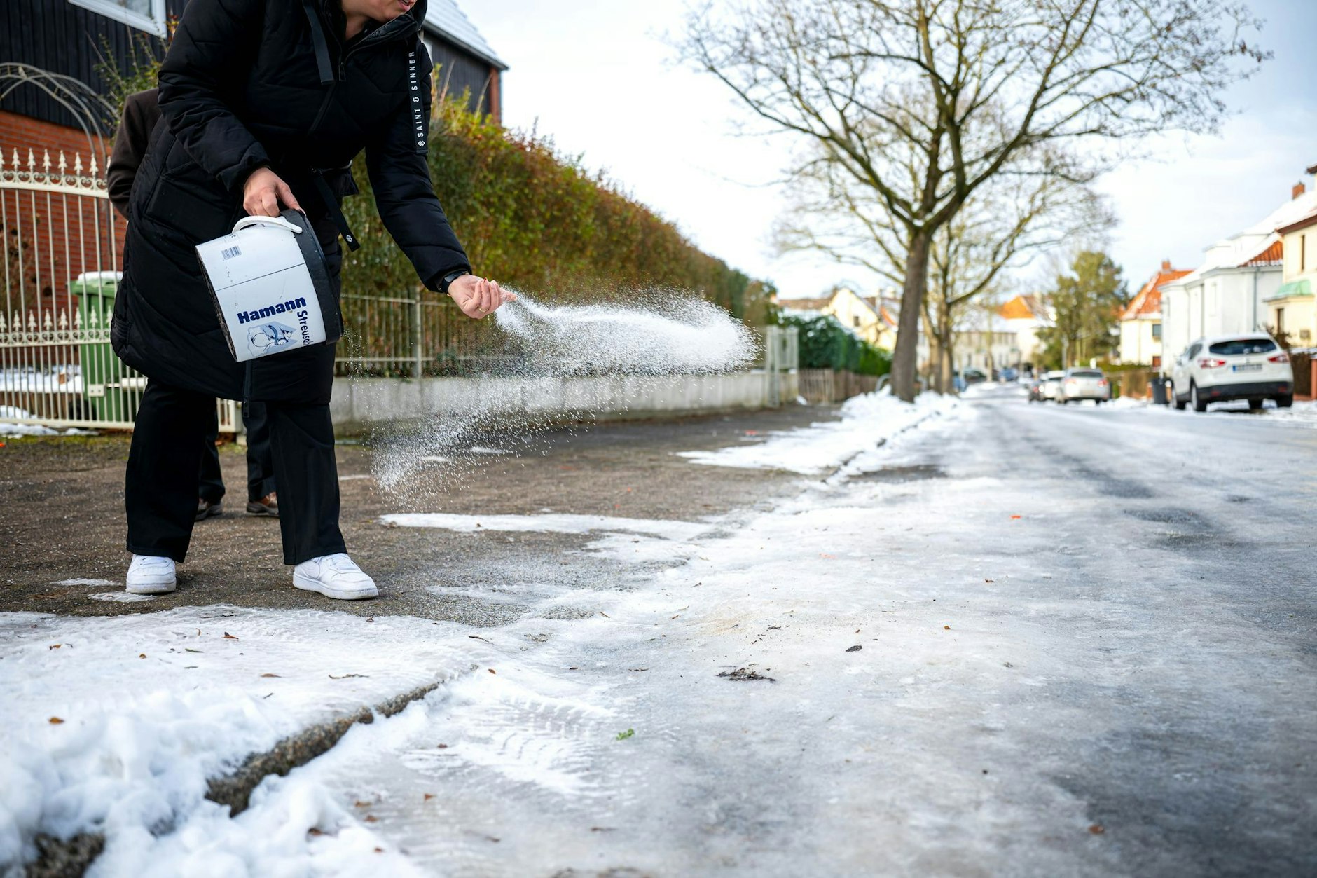 Kommt bald Streusalz auf die Berliner Gehwege?