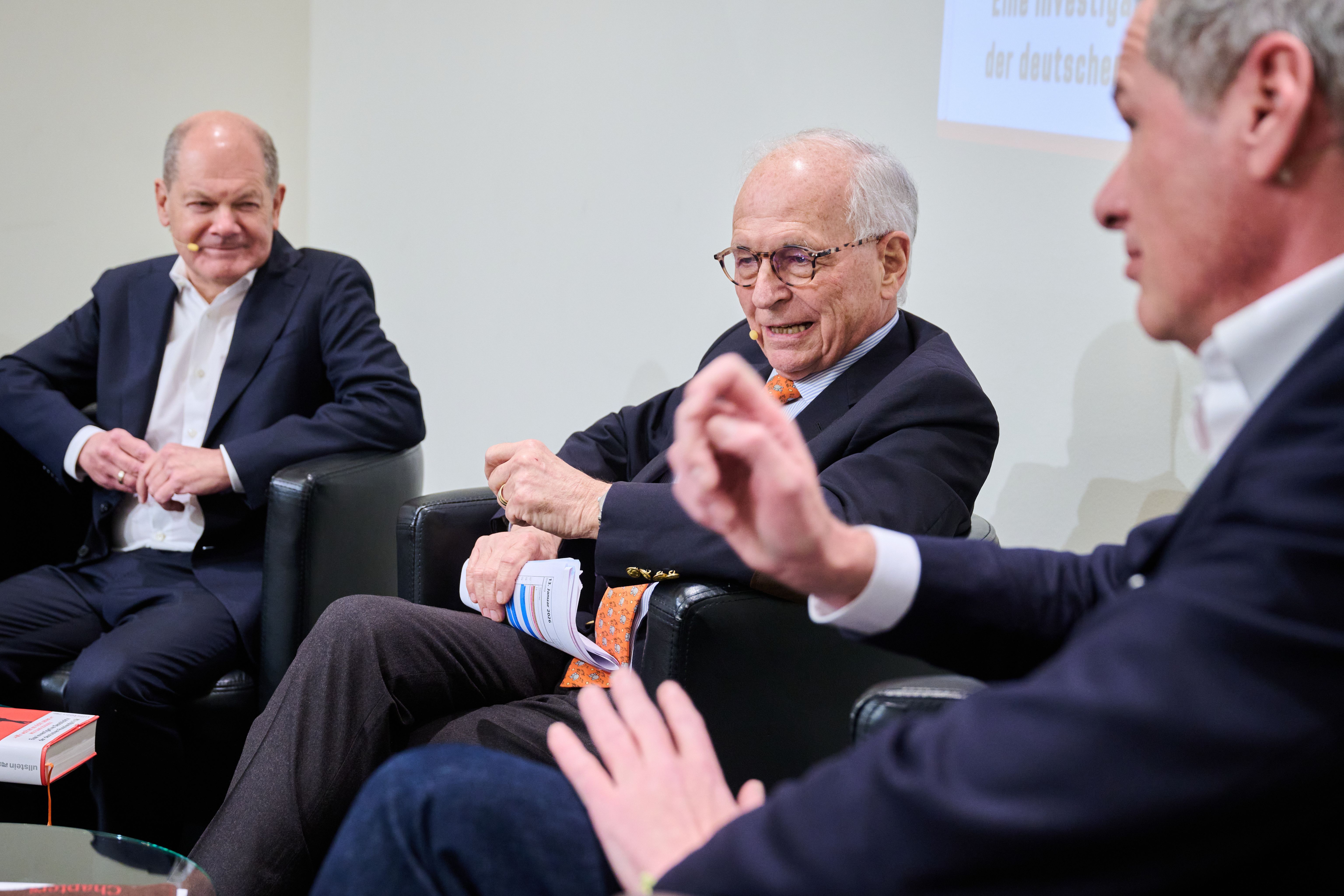 „Das Versagen“: Scholz liefert bei Buchvorstellung eine Rechtfertigungsorgie seiner Russlandpolitik