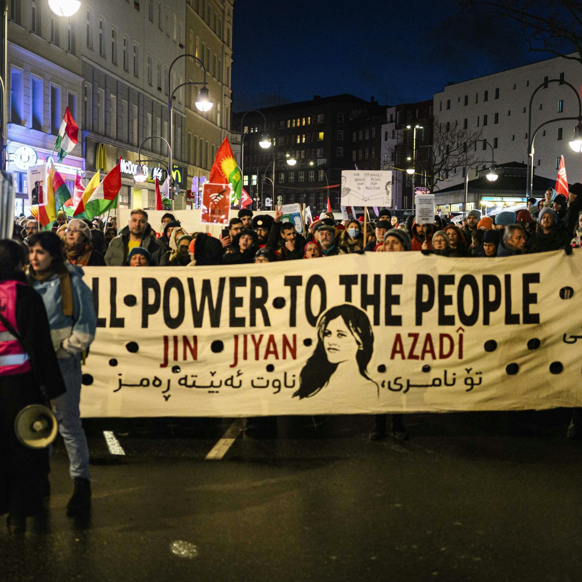 Image - Proteste im Iran: Berliner Iraner erzählen von Abschaltung, Unsicherheit und Mobilisierung