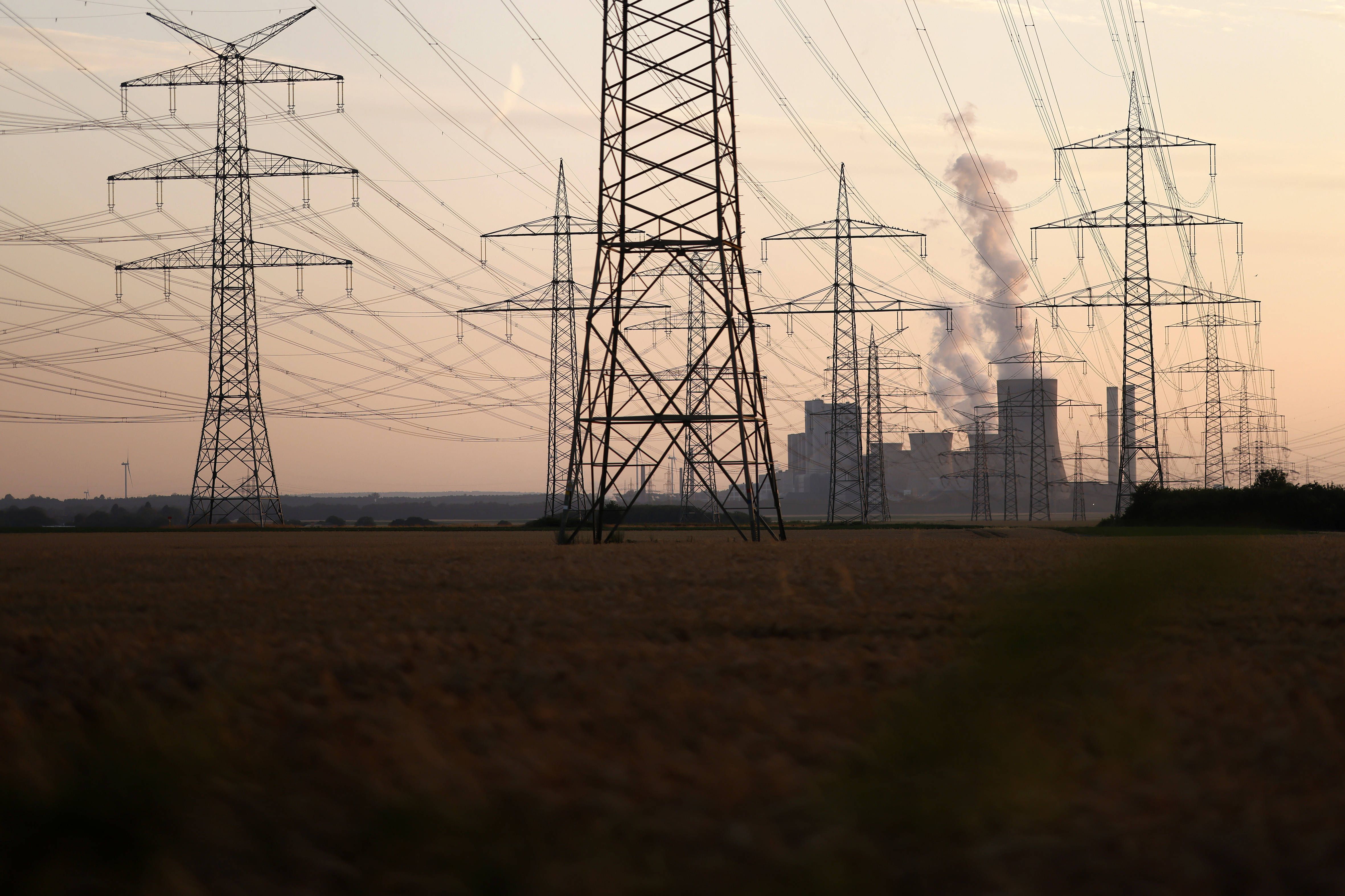 Image - Merz lässt Haushalte bluten: Rekord-Strompreise in der EU, Steuergeschenke für die Industrie