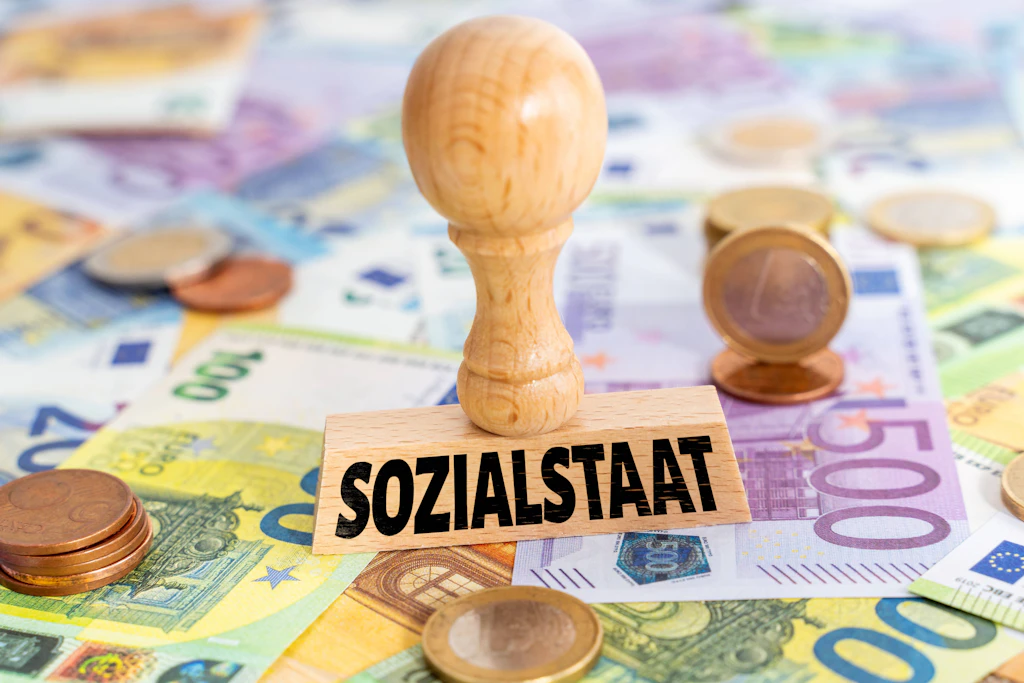 Sozialstaat im Vergleich: Deutsche Beiträge zu Rente, Gesundheit und Pflege überdurchschnittlich hoch
