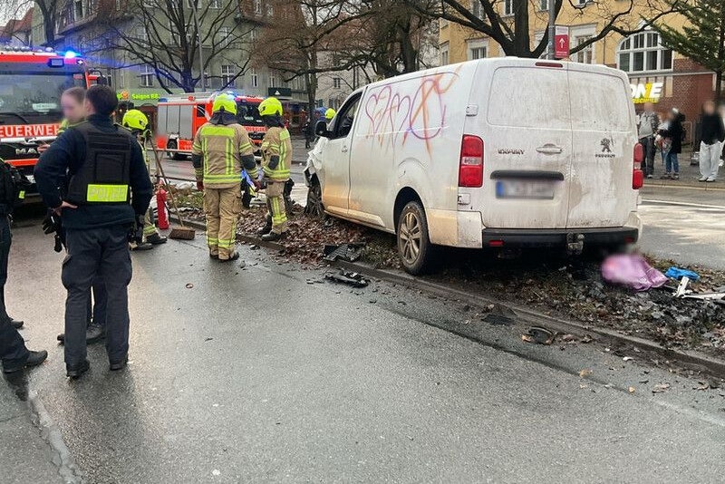 Raser baut Crash – und stirbt bei Flucht vom Unfallort