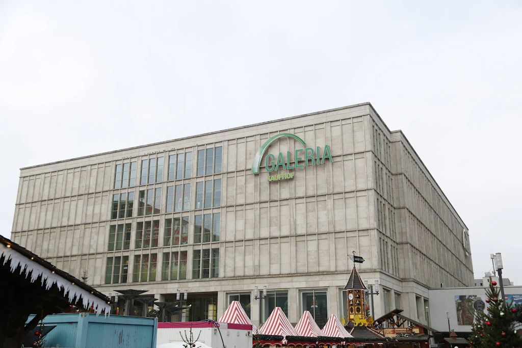 Kaufhaus und Landesbibliothek: Alexanderplatz wartet auf Entscheidung