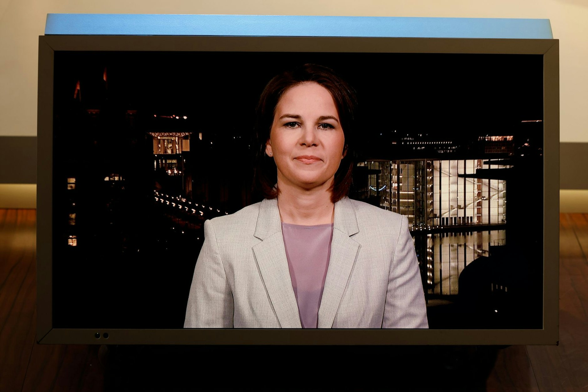 Annalena Baerbock schaltet sich per Video zu.