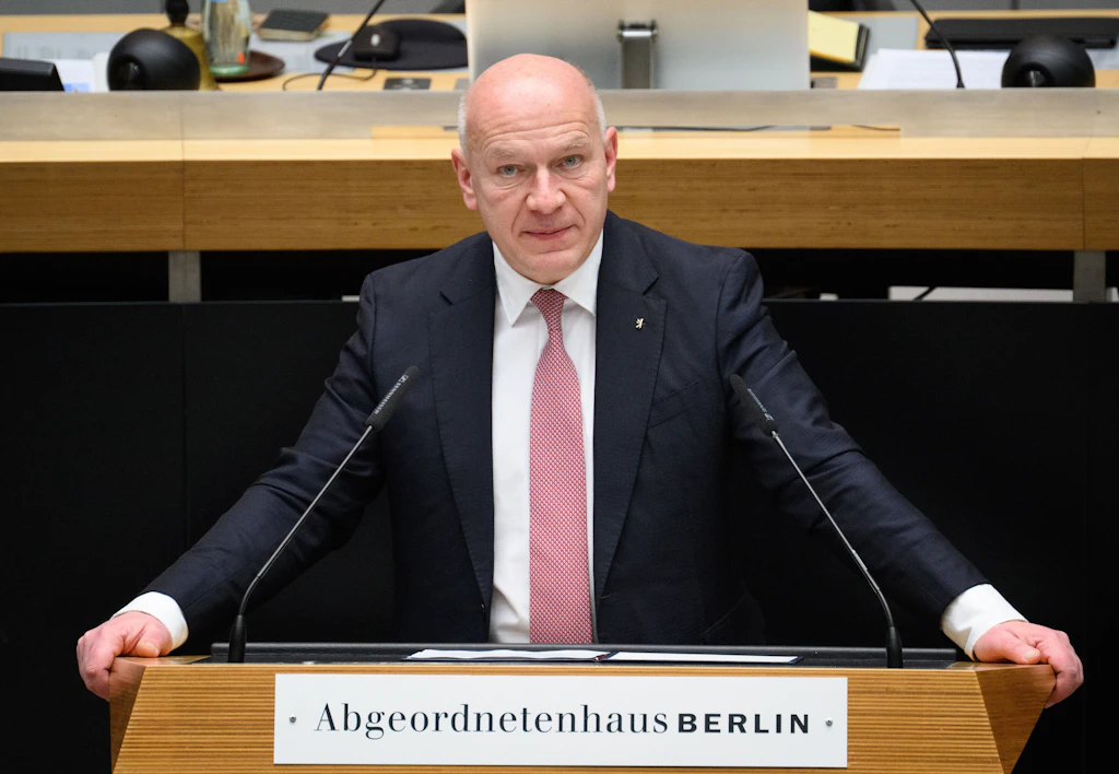 Regierungserklärung: Wegner räumt  Fehler ein - keine Entschuldigung für ...