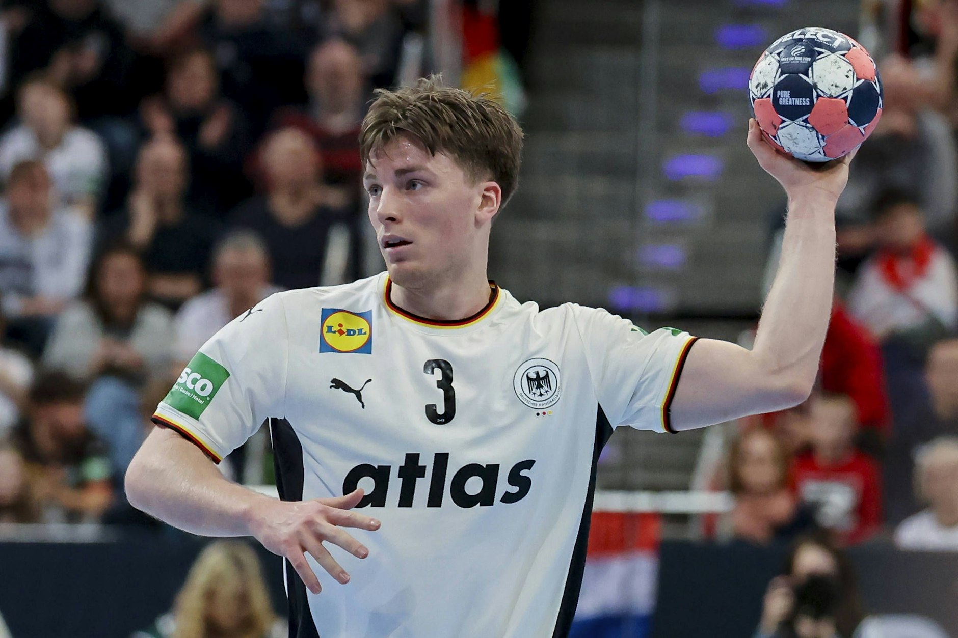 Nils Lichtlein von den Füchsen Berlin hat sich eine Verletzung am Vorfuß zugezogen und wird damit am Donnerstag gegen Österreich nicht spielen können.