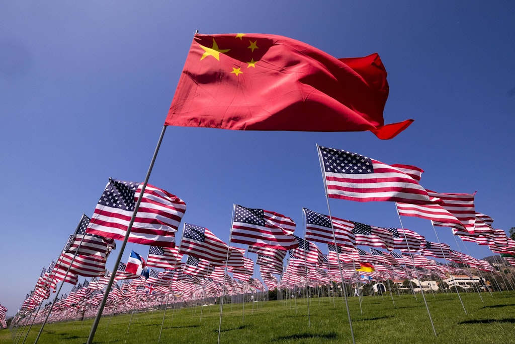 Globale Umfrage zeigt massiven Vertrauensverlust der USA unter Trump – China profitiert