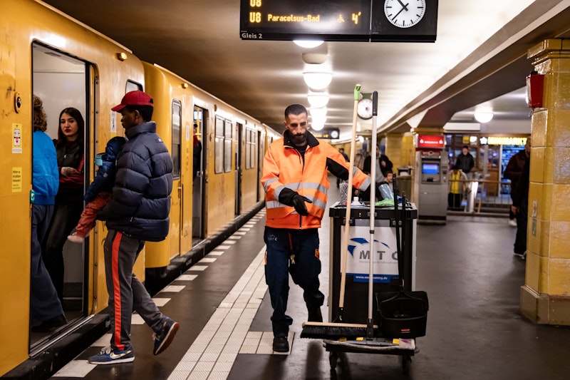 Fahrt mit der U8 als Survival-Tipp: Wie reiche Promi-Kinder in Berlin abgehärtet werden