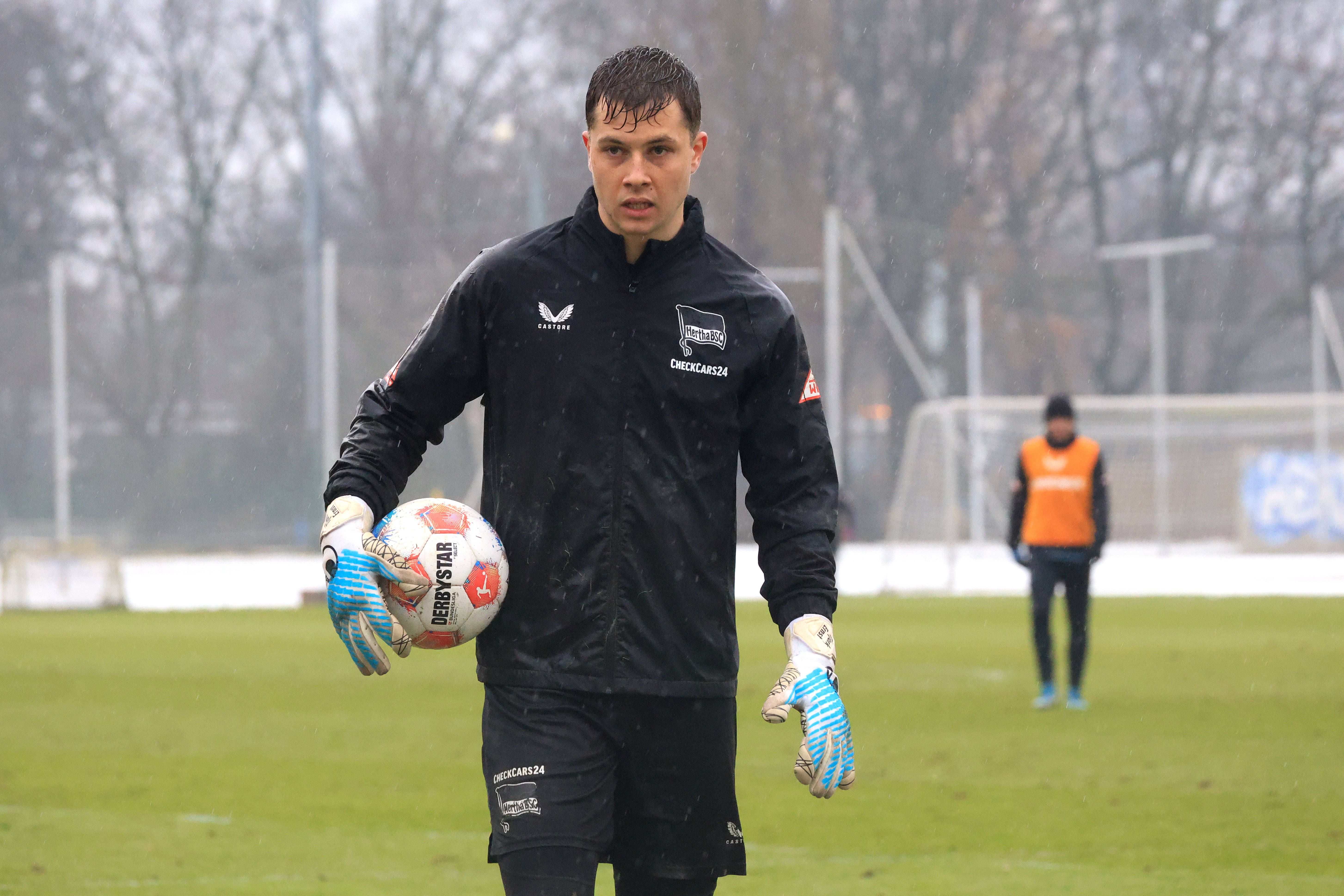 Grippehorror! Jetzt liegt auch Torwart Ernst flach