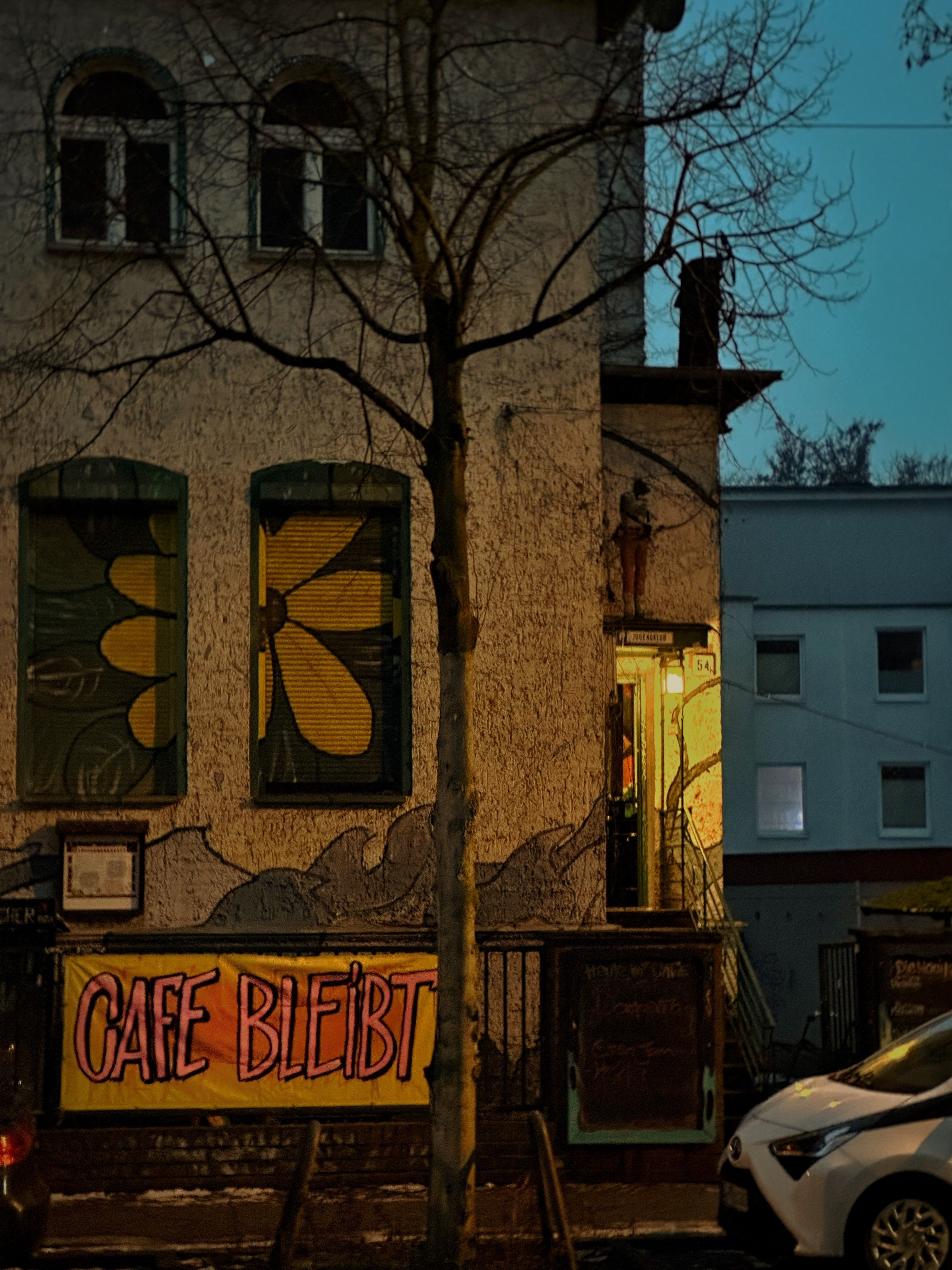 Kürzungen in Köpenick: Rettet den Jugendclub, der Leben rettet!