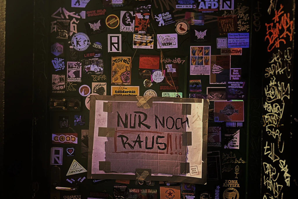 Stickerwand ohne Aussicht