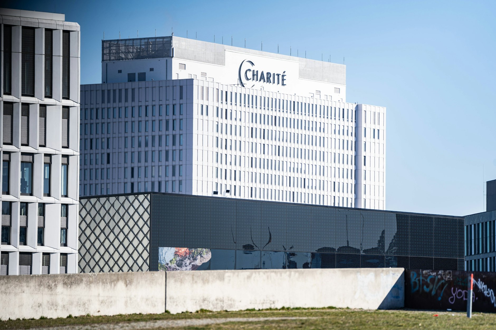 Wenn das Stromnetz angegriffen wird, sind auch Berliner Krankenhäuser im Notfall-Modus.