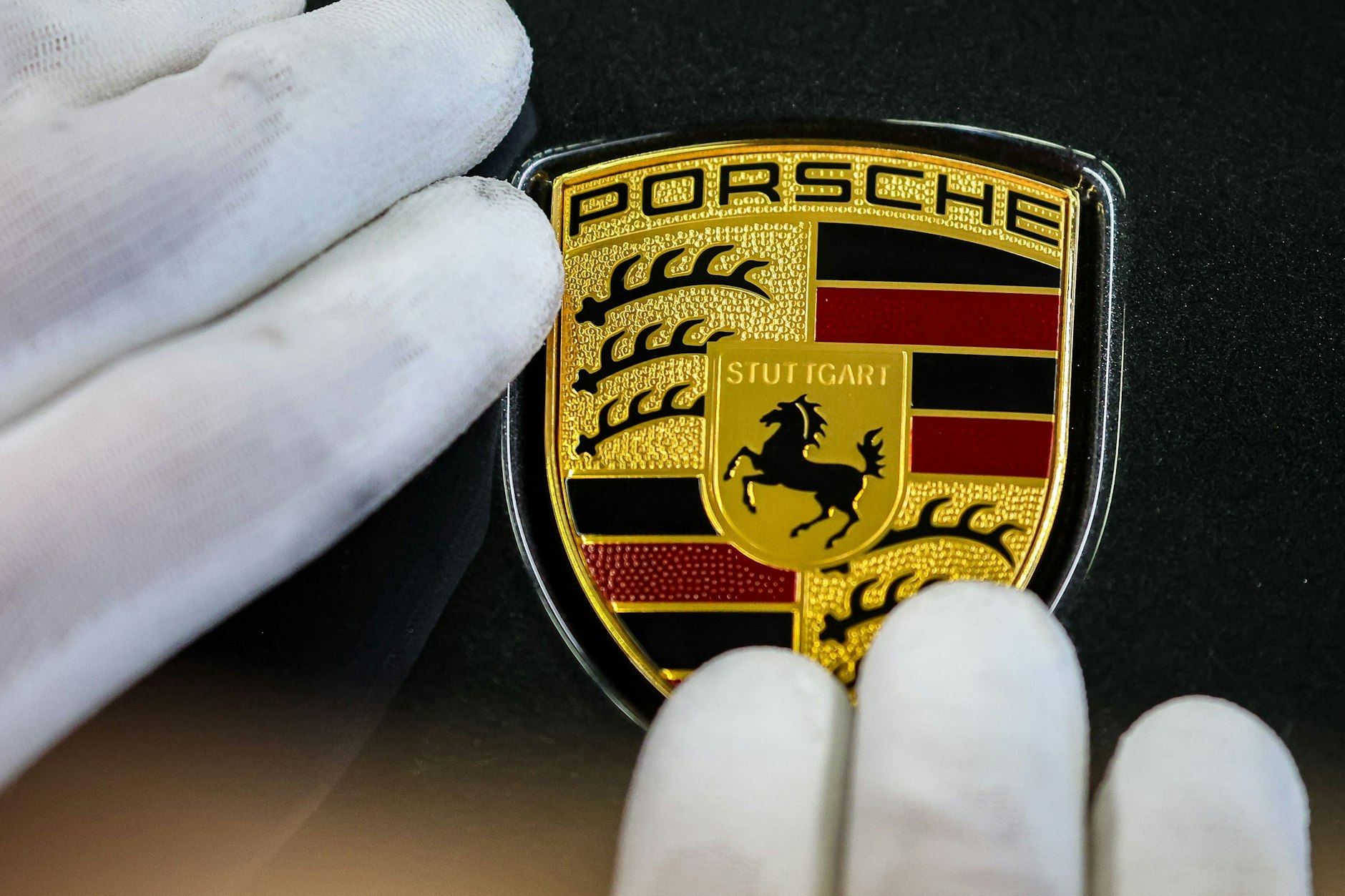 Der Stuttgarter Sportwagenhersteller Porsche bleibt weiter in der Krise.
