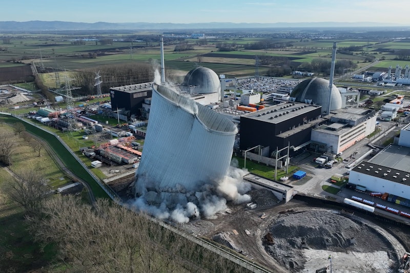 Atomkraftwerk Biblis: Der letzte Kühlturm wurde abgerissen.