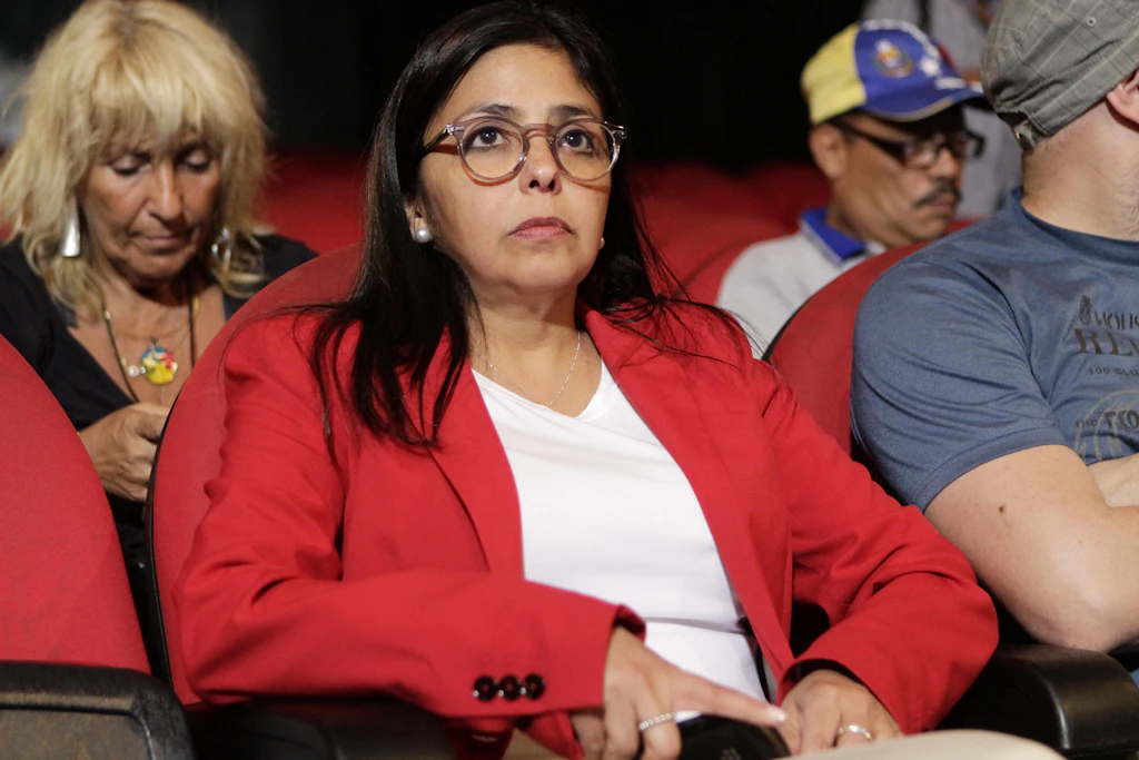 Venezuelas Übergangspräsidentin wirbt für Öffnung der Ölindustrie und bessere Beziehungen zu den USA