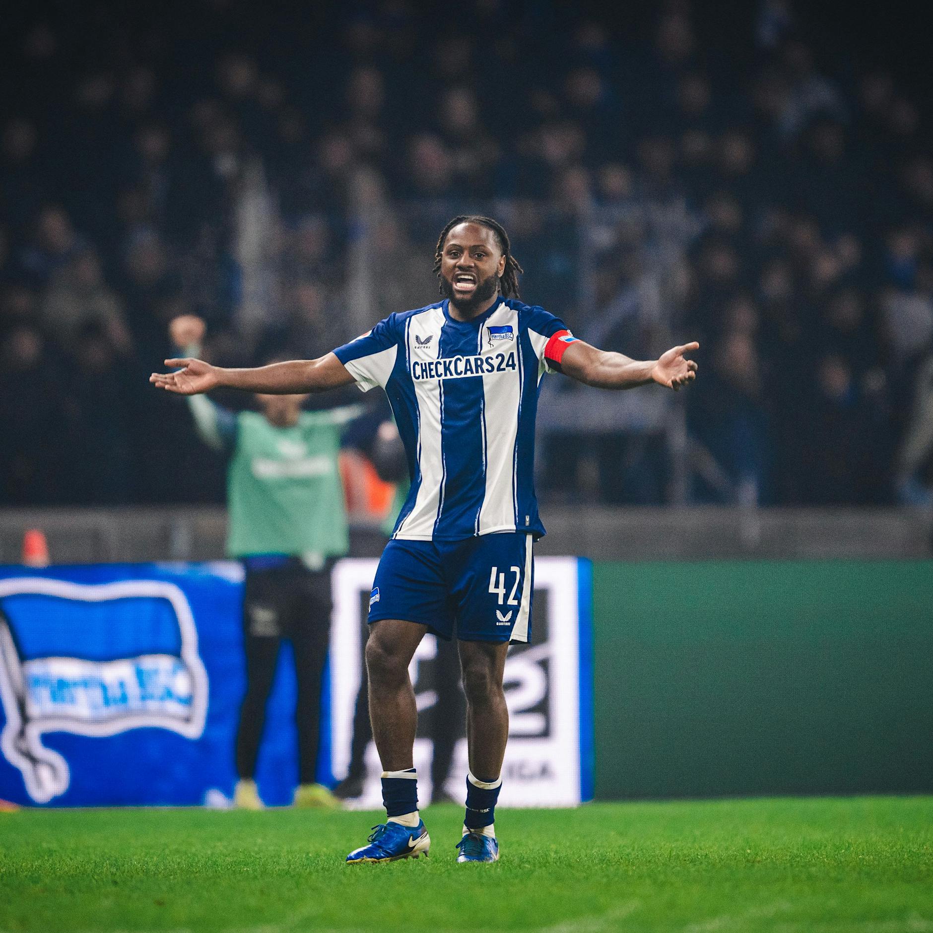 Polizeieinsatz, Fanboykott und Hertha spielt nur 0:0 gegen Schalke
