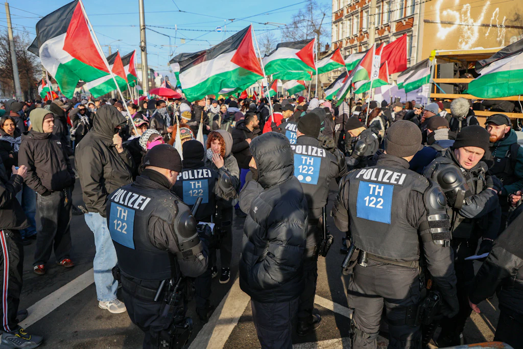 Nahost-Demonstrationen: Linke Lager stehen sich in Leipzig gegenüber