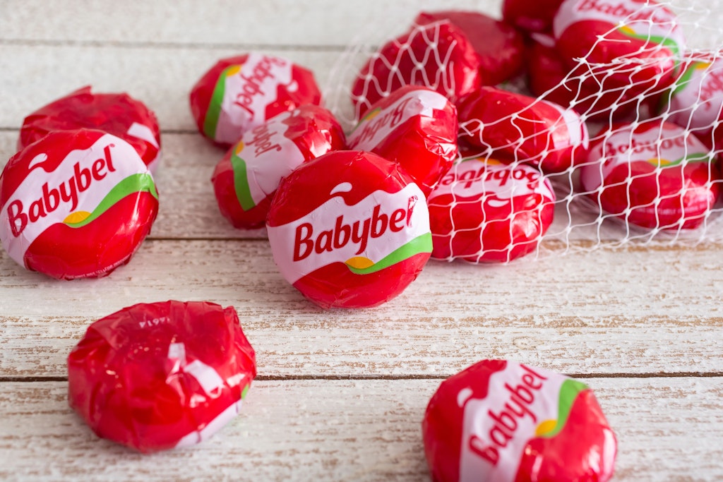 Kult-K-se-Babybel-bekommt-Verpackung-aus-Papier