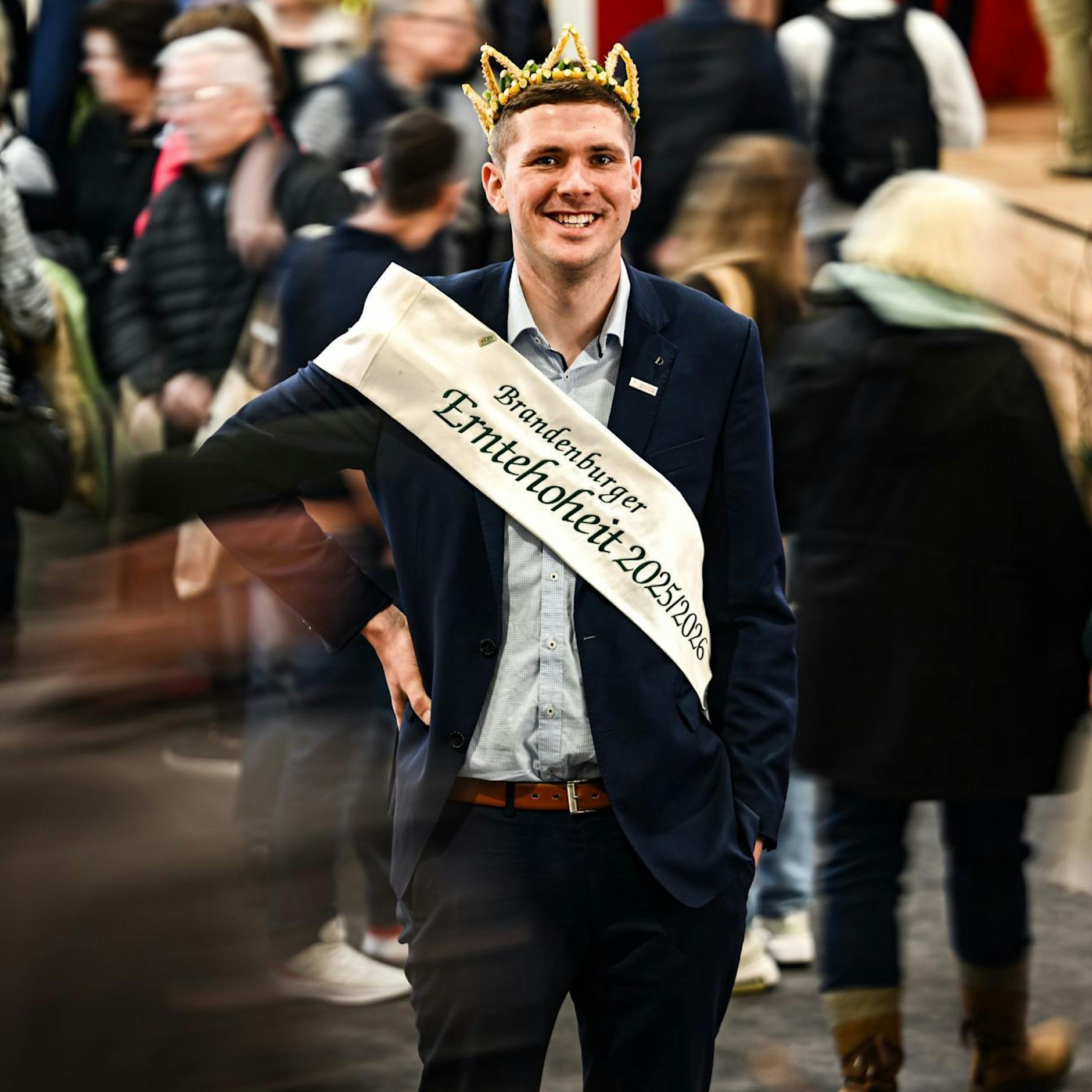 Seine Freunde wollen den Erntekönig bei „Bauer sucht Frau“ anmelden