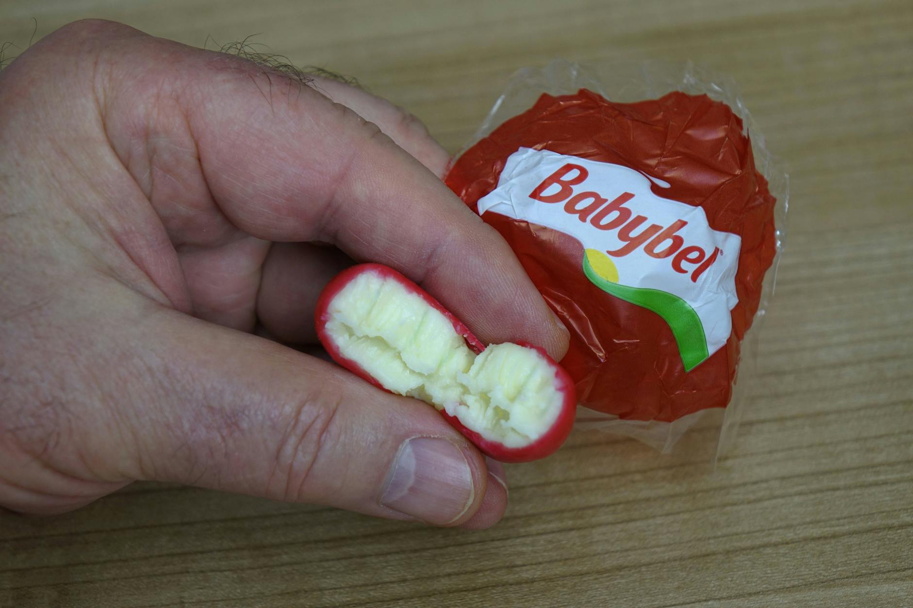 Babybel-Käse gibt es schon seit Jahren, doch nun wird sich an der Verpackung etwas ändern.
