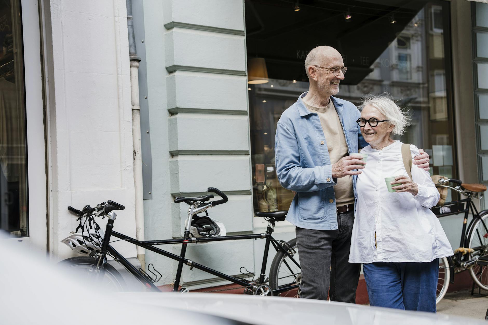 Wie bleibt man glücklich und fit bis ins hohe Alter? Ein paar einfache Tricks sollen helfen.