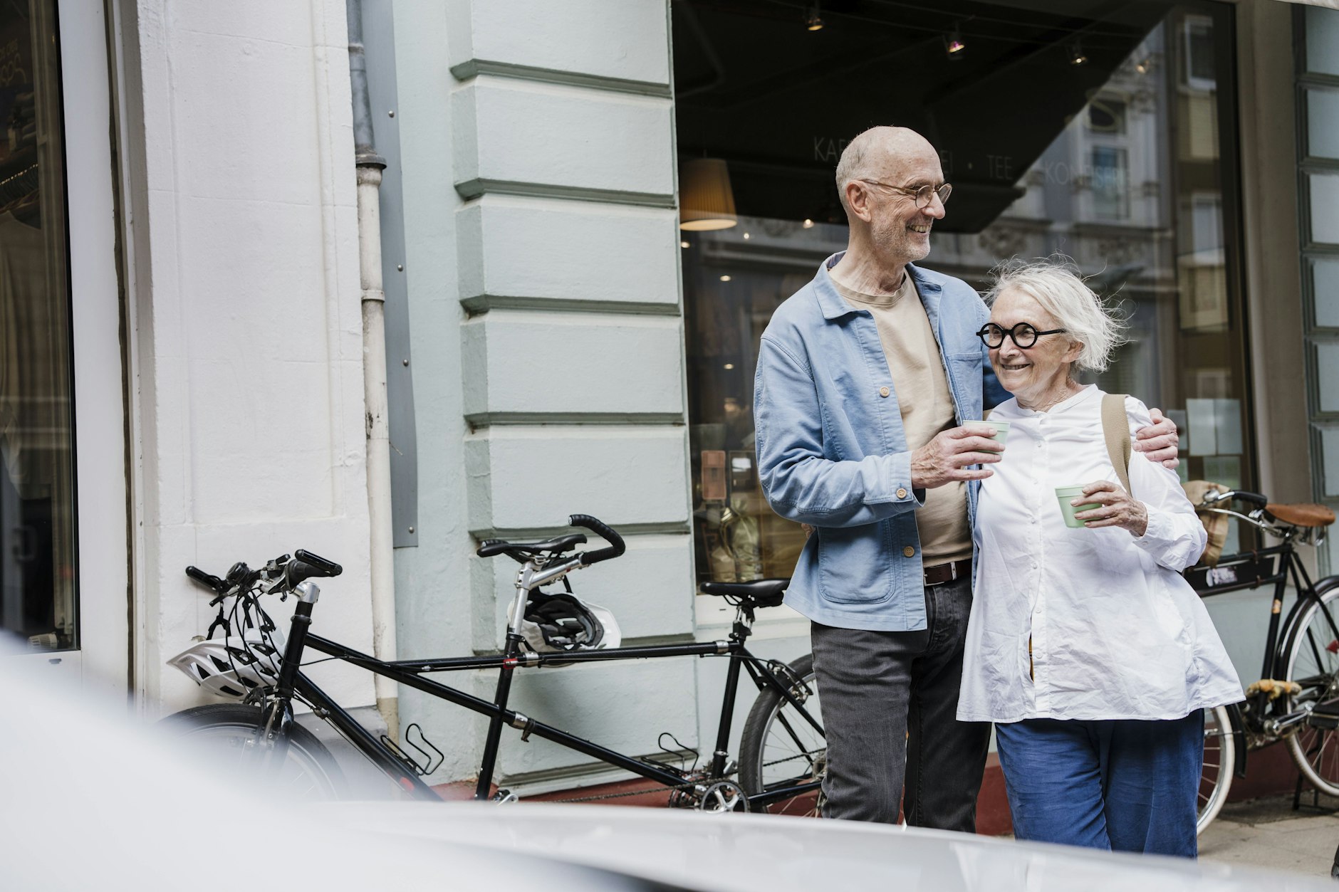Wie bleibt man glücklich und fit bis ins hohe Alter? Ein paar einfache Tricks sollen helfen.