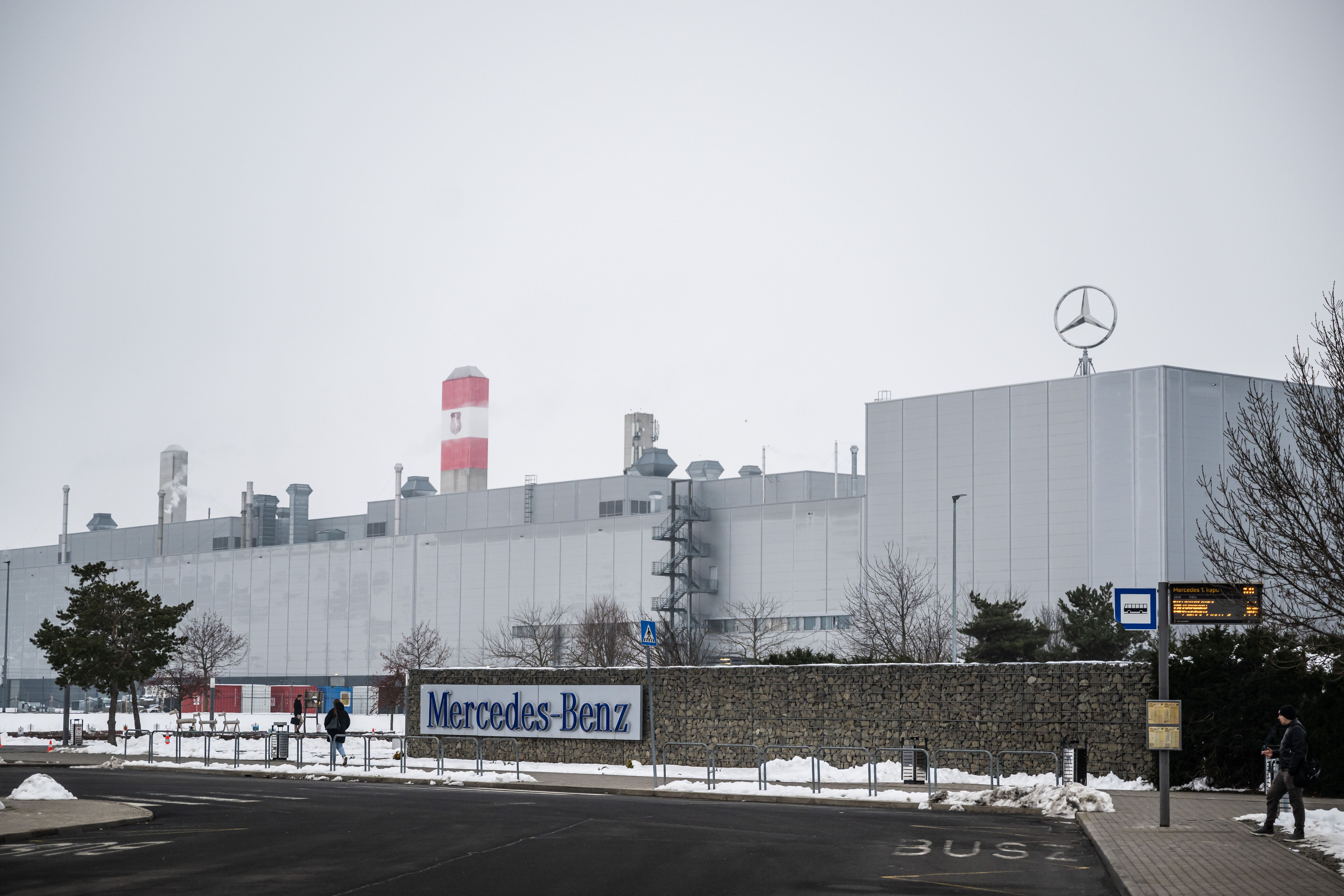 Nach Mercedes’ Abgang nach Ungarn: Budapest feiert „neue Weltordnung der Autoindustrie“