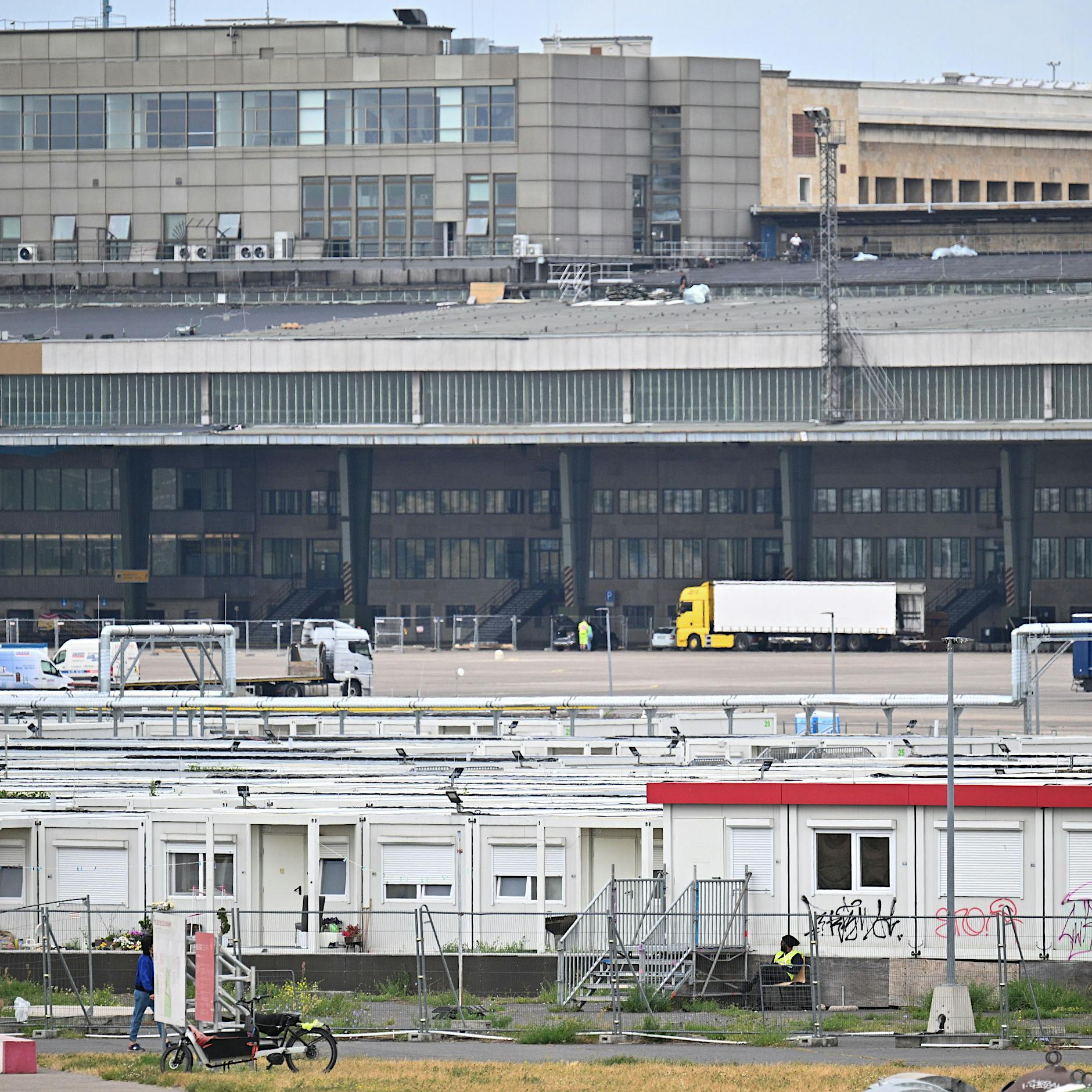 Weniger Geflüchtete in Berlin: Trotzdem zu wenig Unterkünfte
