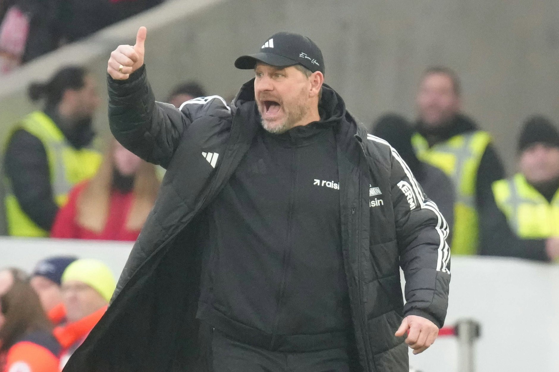 Daumen hoch: Der 1. FC Union wird unter Trainer Steffen Baumgart pünktlich zum 60. Geburtstag des Klubs immer besser.