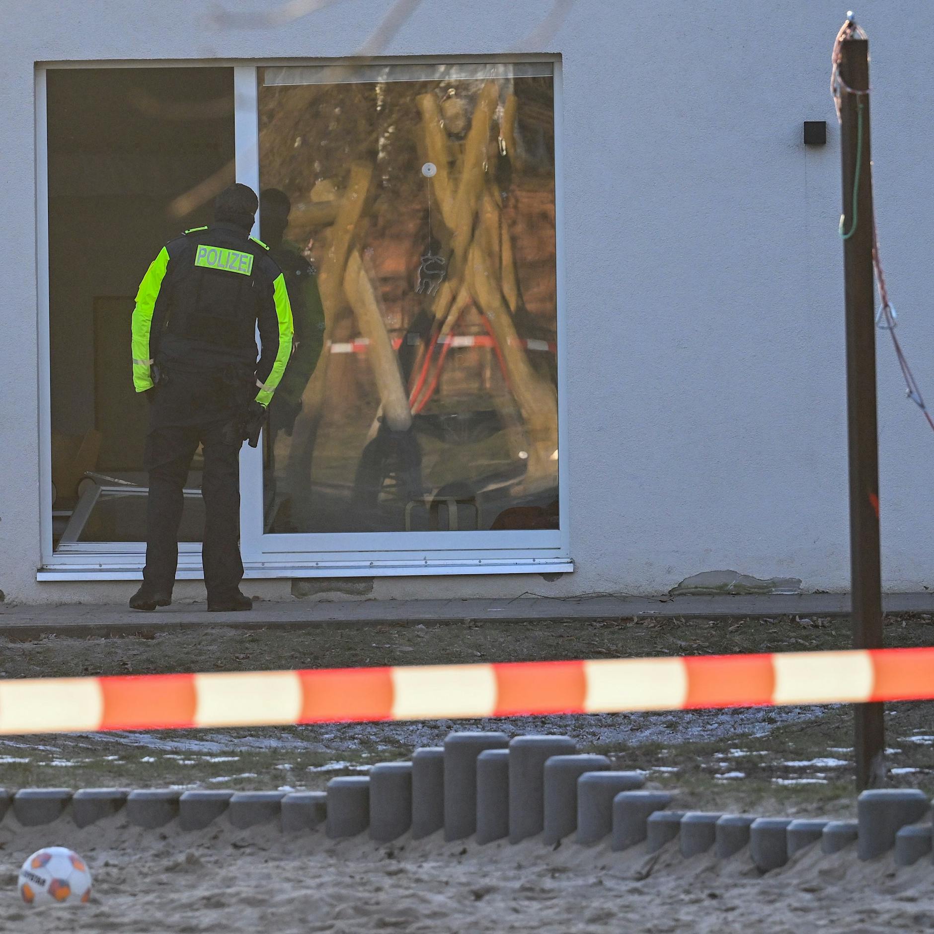 Kriminalpolizei ermittelt nach Tod eines 5-jährigen Kindes in Berliner Kita