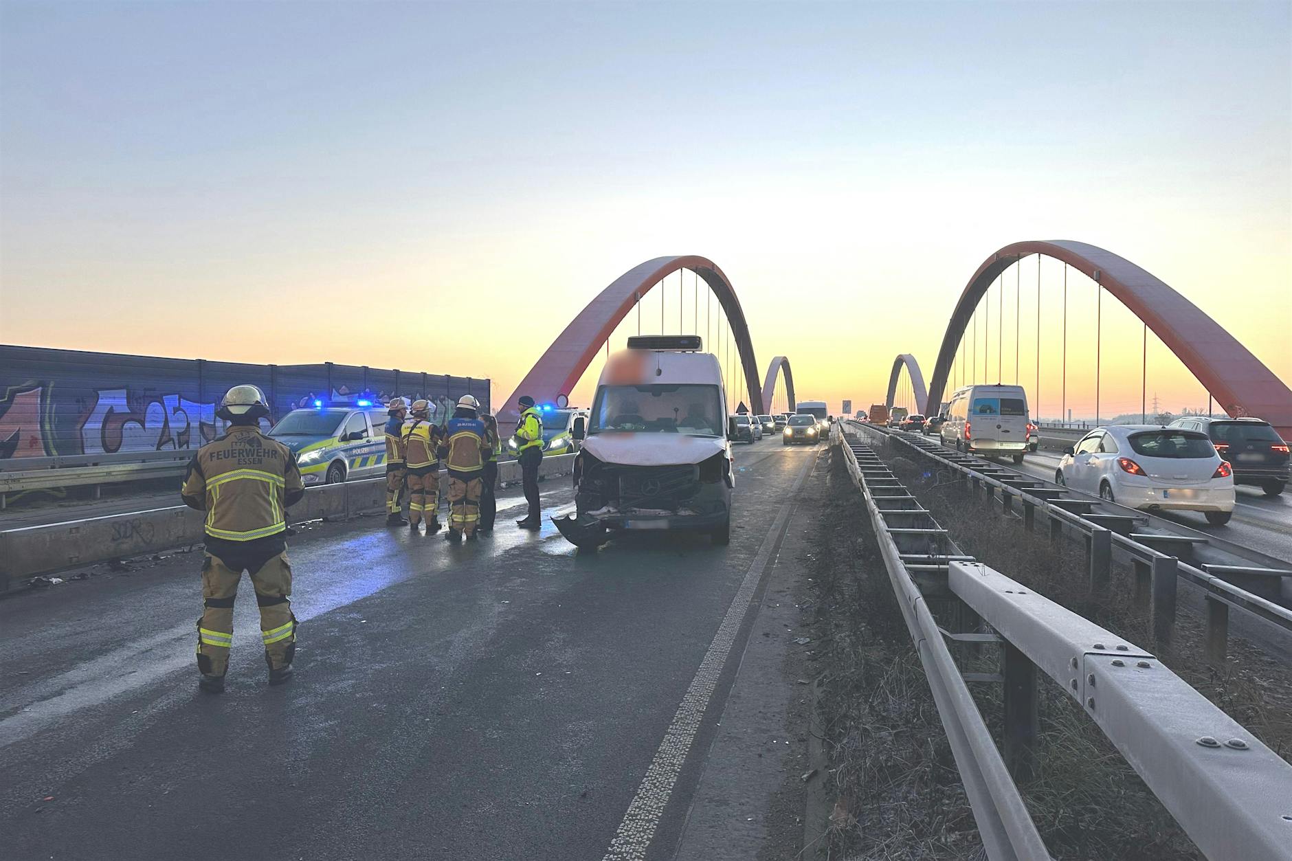 25 Menschen bei Massenkarambolage verletzt