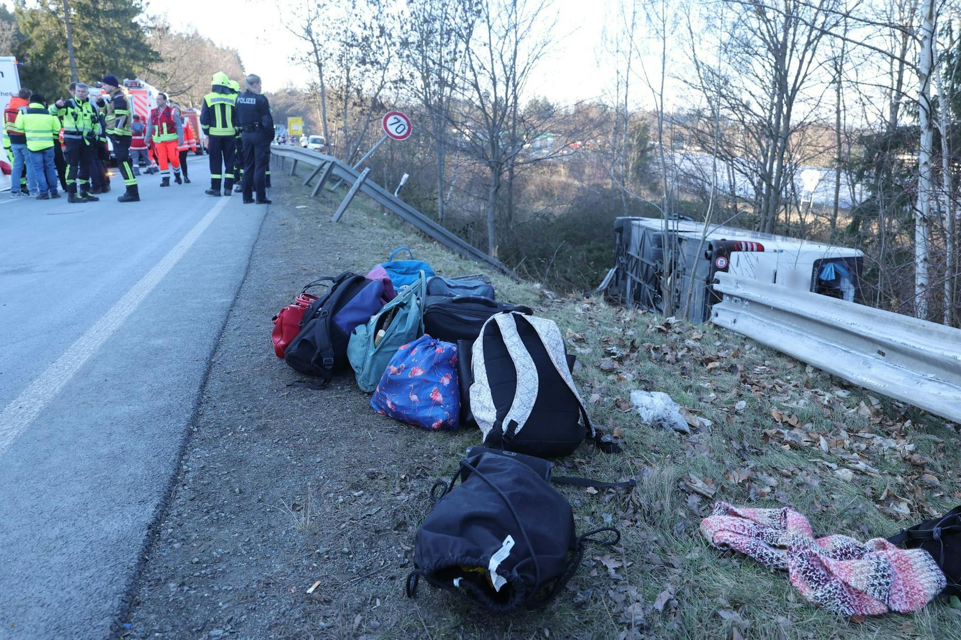 Die verletzten Schülerinnen und Schüler kommen von einem Gymnasium aus Steglitz-Zehlendorf.