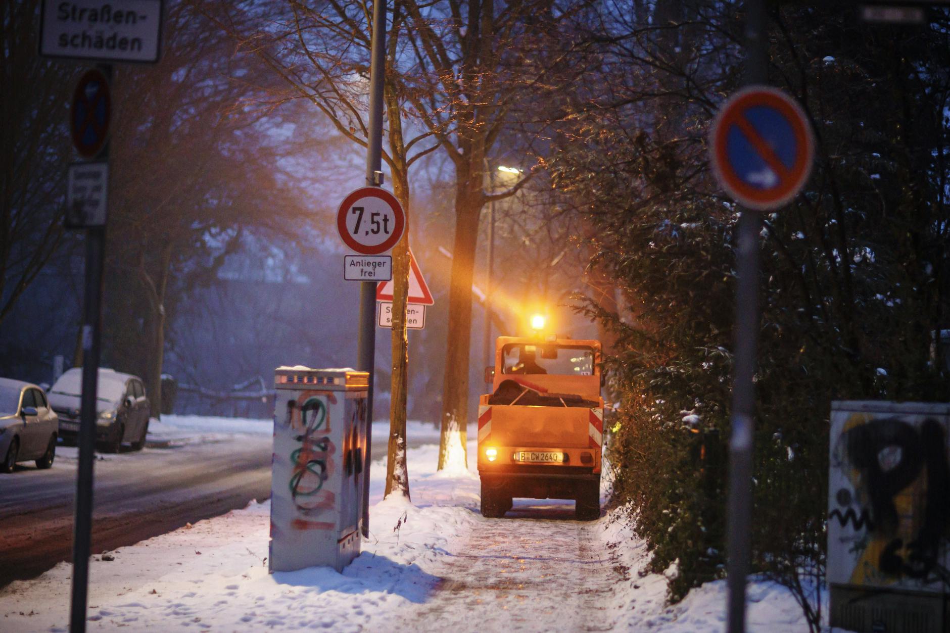 Muss der Winterdienst Anfang Februar noch einmal fahren? Wetter-Experten rechnen damit, dass der Polarwirbel dann die große Kälte zu uns bringt.