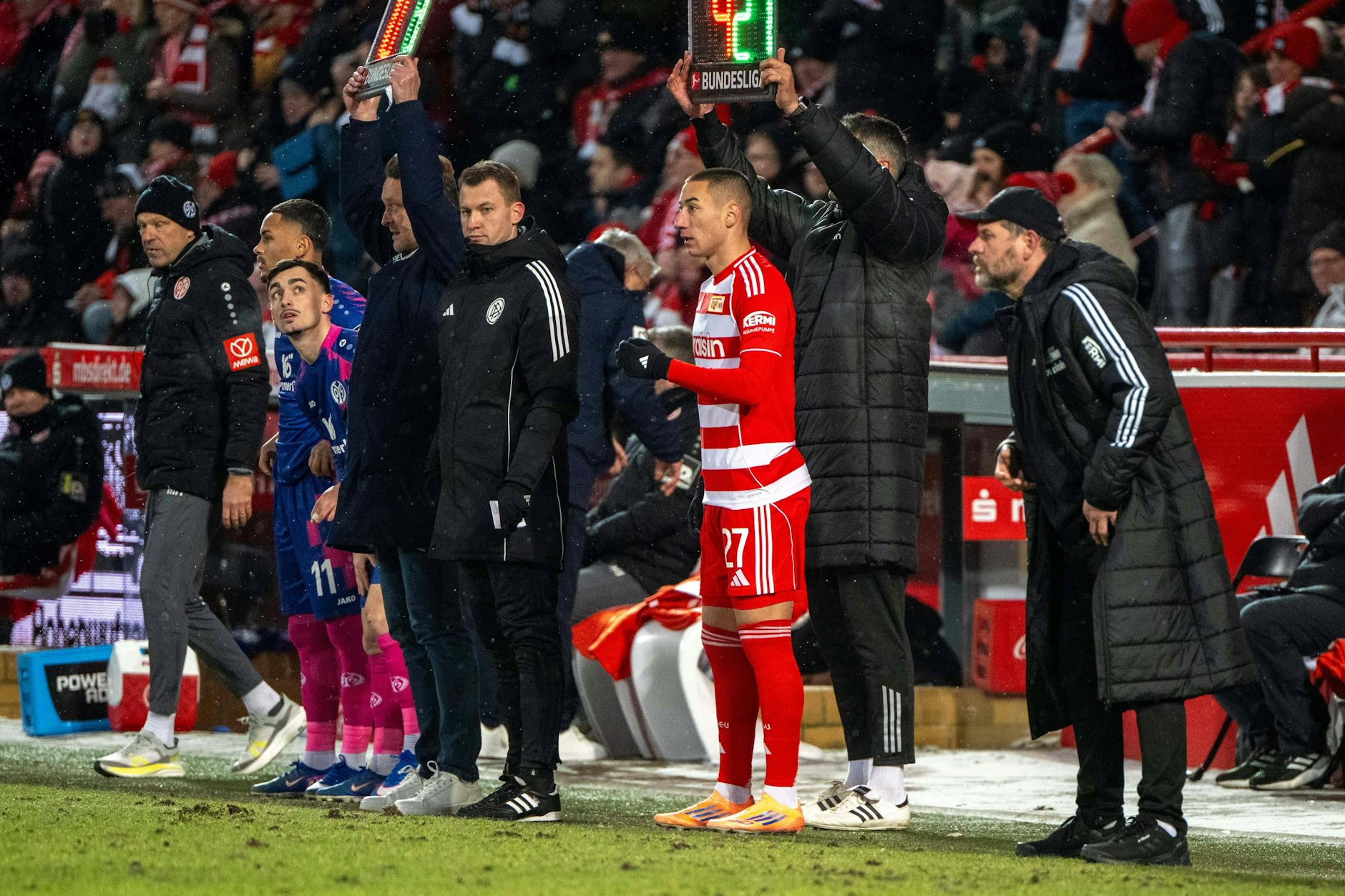 Eine von vielen Einwechslungen, die dem 1. FC Union Punkte gebracht haben: Steffen Baumgart bring Stürmer Marin Ljubicic gegen Mainz.