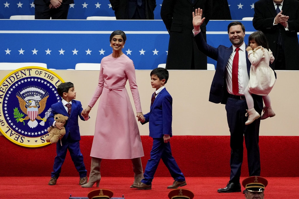 USA: Second Lady Usha Vance erwartet viertes Kind – und macht es ...