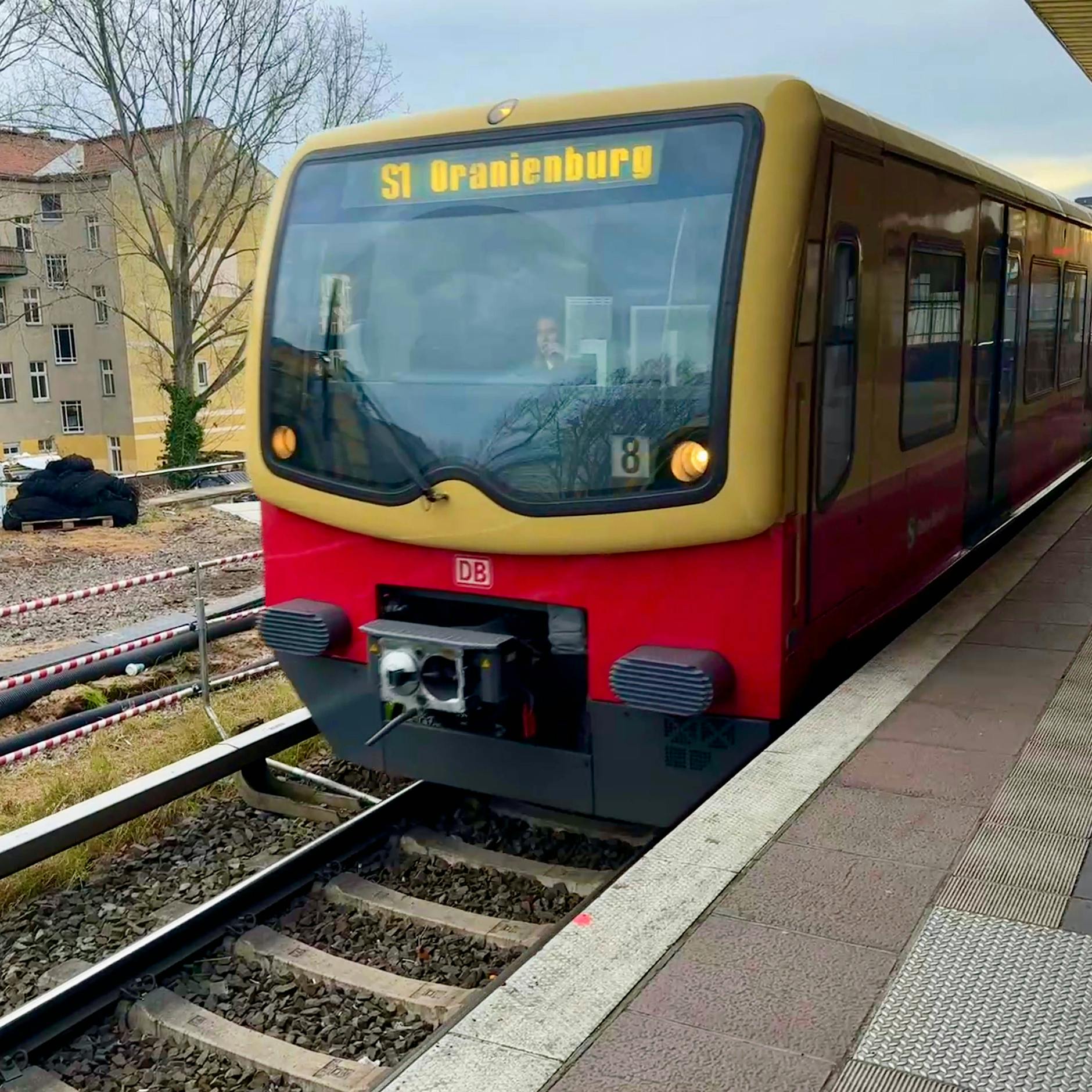 Notarzteinsatz auf Nord-Süd-Strecke: S-Bahn in Berlin lahmgelegt!
