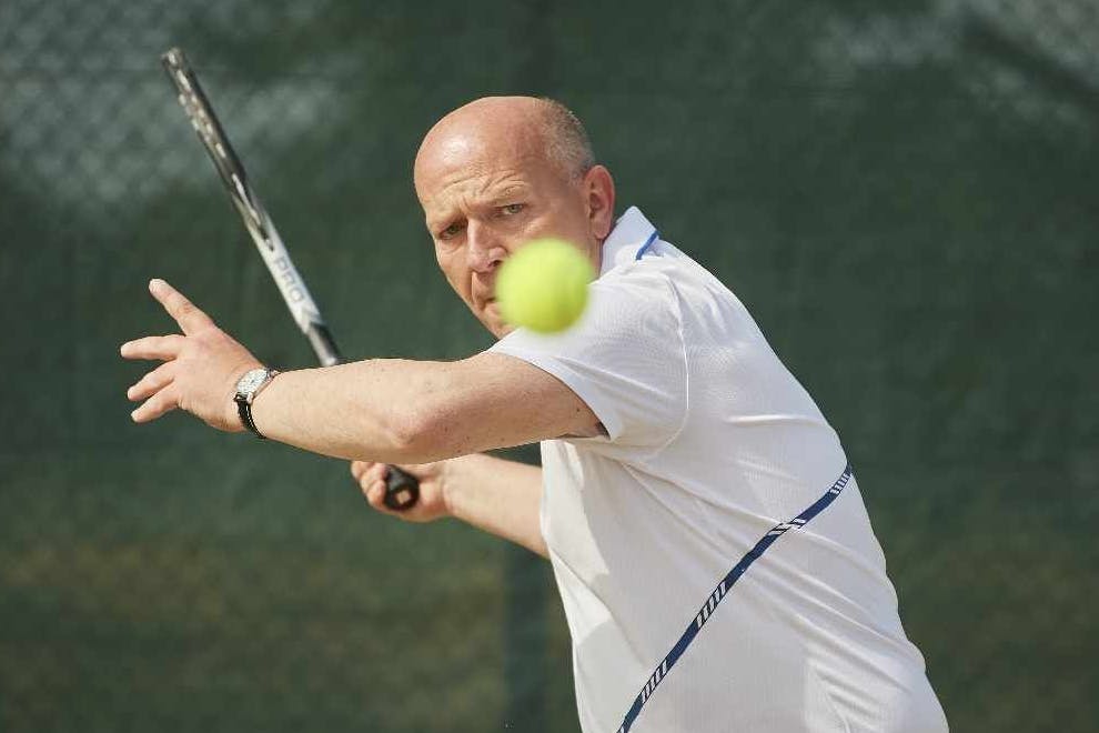 Der Regierende Bürgermeister Kai Wegner steht wegen seines Tennis-Spiels beim Stromausfall in der Kritik.