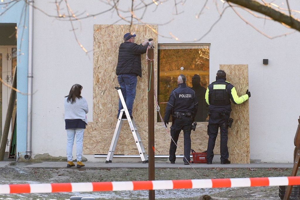 Fassungslose-Trauer-in-der-Kita-Adlerk-ken