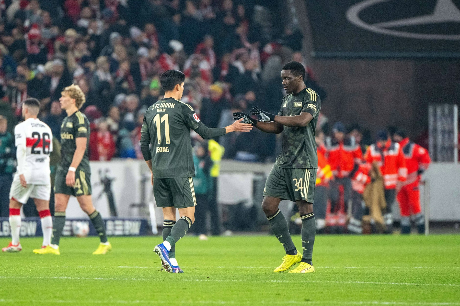 Joker-Kombi: Am 18. Spieltag der Bundesliga gelang dem 1. FC Union gegen den VfB Stuttgart durchs Zusammenspiel der eingewechslten Woo-Yeong Jeong Wooyeong (l.) und Stanley Nsoki noch der Punktgewinn.