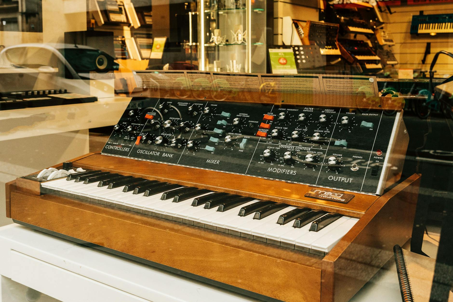 Das Tasten-Modul einer Moog-Synthesizers aus den 60er-Jahren. Der weitere Instrumentenaufbau hatte die Größe eines Kleiderschrankes.