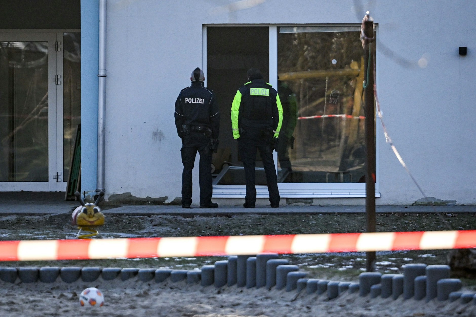 Diese Tür in den Garten brach heraus und traf den 5-Jährigen in der Kita „Adlerküken“.