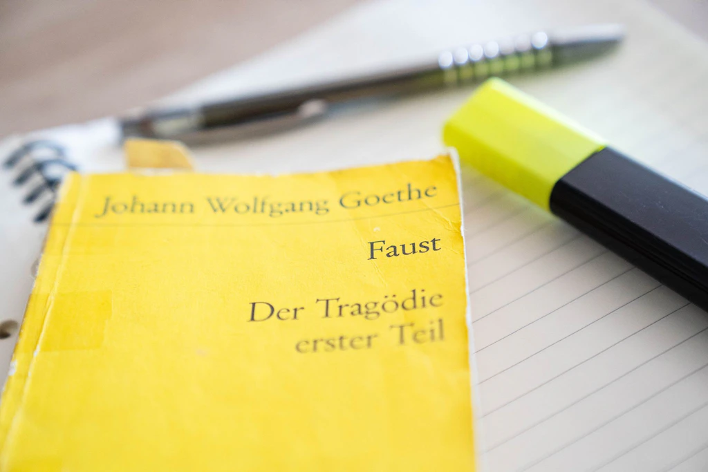 Über Anspruch und die Angst vor dem Verblöden: Wenn "Faust" zu schwer wird