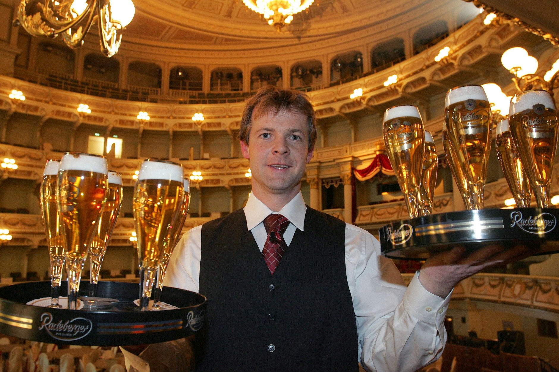 Schreckliche Szenen aus dem Inneren der Semperoper.